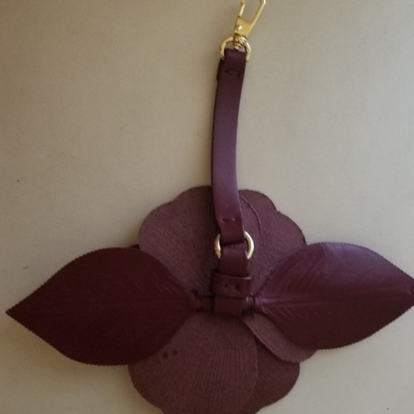 Kate Spade Leather Flower Keychain Bag Accessory - Picture 2 of 4